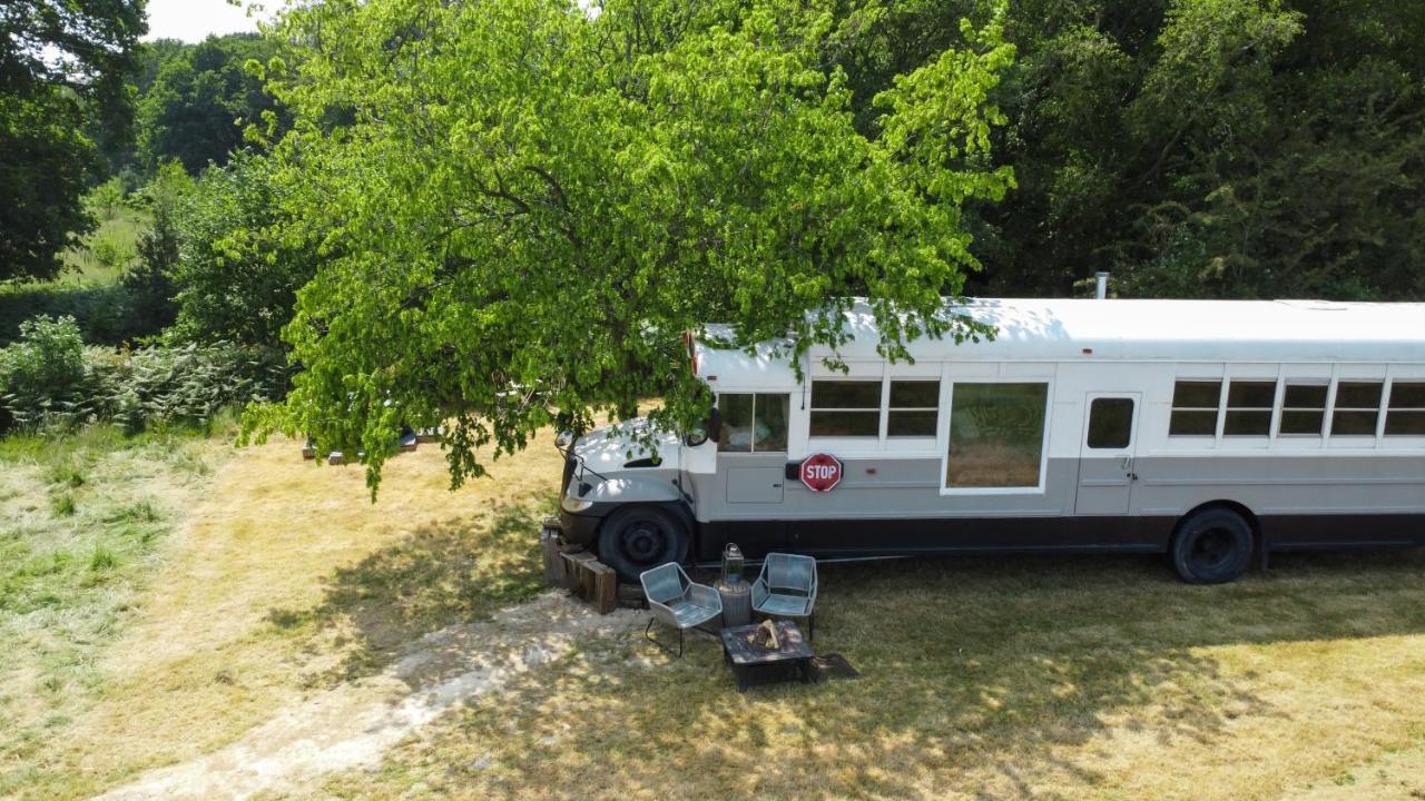 American School Bus Retreat With Hot Tub In Sussex Meadow Uckfield Eksteriør bilde